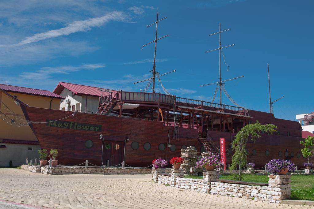 Club De Vacanta Corabia Piratilor-Mamaia Nord Hotel Navodari Exterior photo